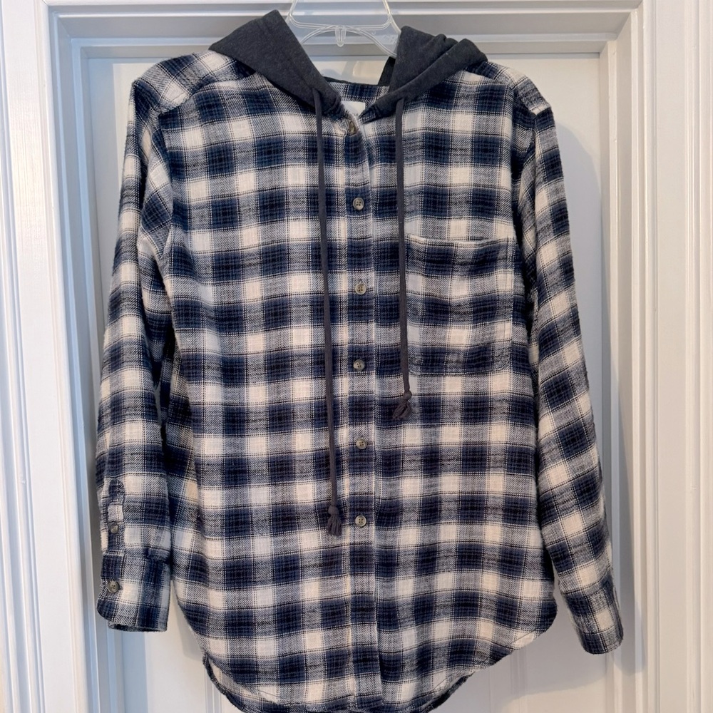 American Eagle Outfitters Hooded  Button Down Flannel Shirt with Size S